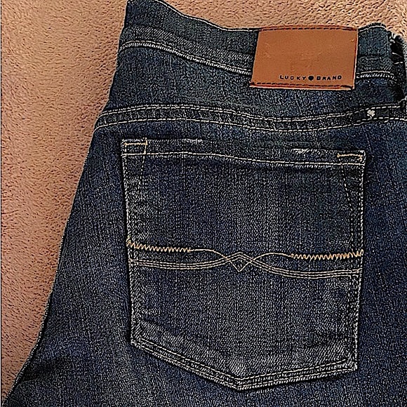 Lucky Brand Charlie Skinny Jeans. NWT Size 2/26 30” - Picture 8 of 14